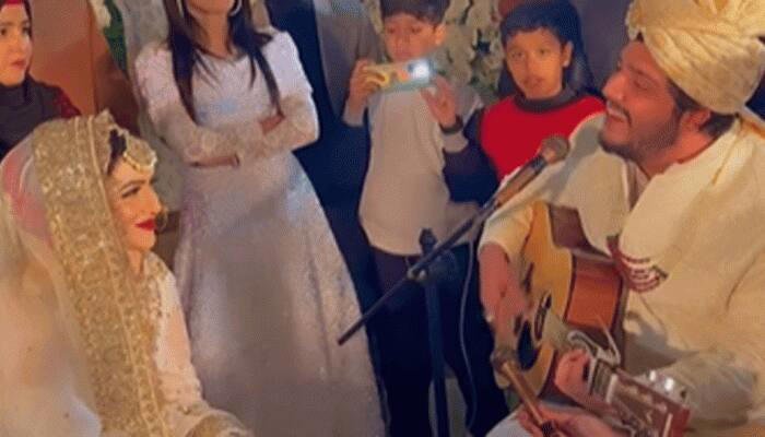 Trending Video: Pakistani Groom Tears Up the Bride While Singing Chand Sifarish at the Wedding